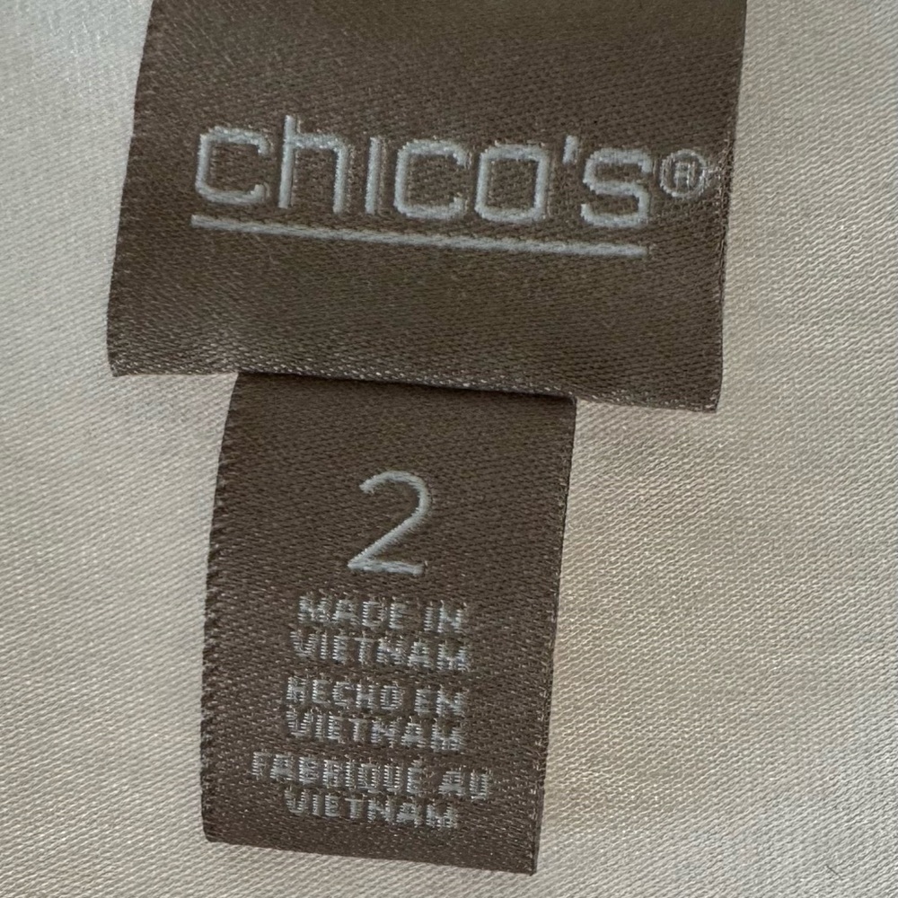Chicos tie bottom , tab sleeve blouse. Washable. Size 2 - Picture 6 of 8
